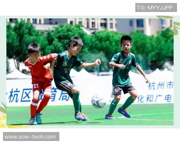 探索球网足球的魅力与技术提升之路，助力青少年成长与发展