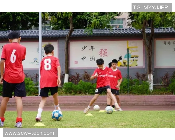 足球要怎么提升青少年参与度与技能培养的有效策略与方法探讨 足球要怎么提升青少年参与度与技能培养的有效策略与方法探讨